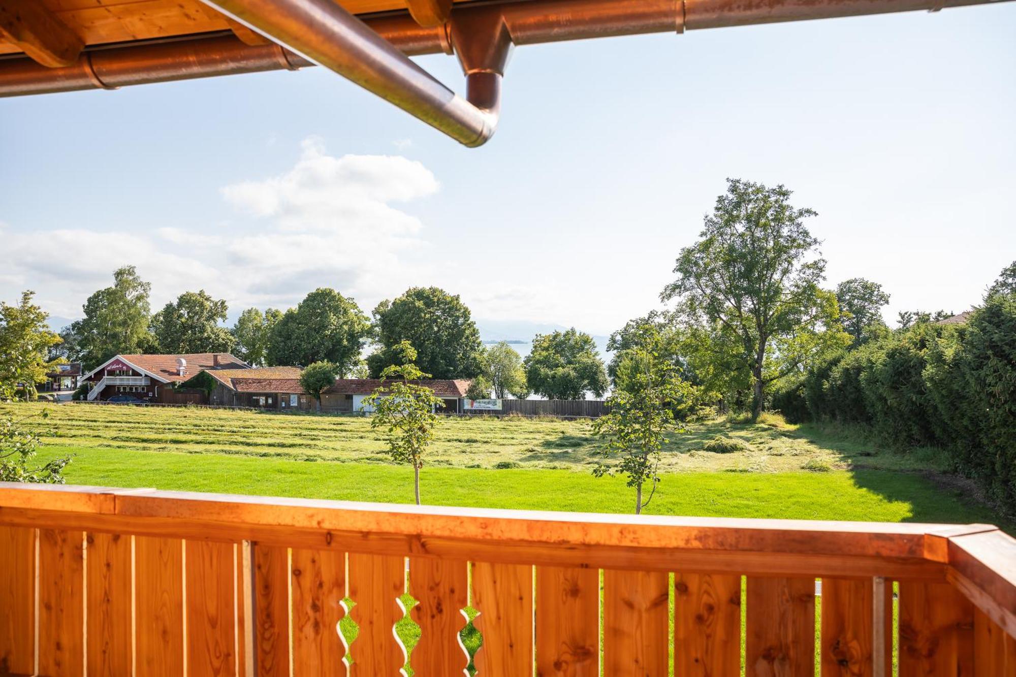 Graf Chiemo Suites - Direkt Am Chiemsee Mit Separatem Seezugang Chieming Dış mekan fotoğraf